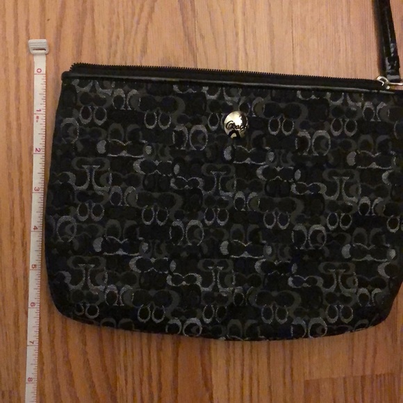 Signature Coach multipurpose bag - Picture 5 of 5